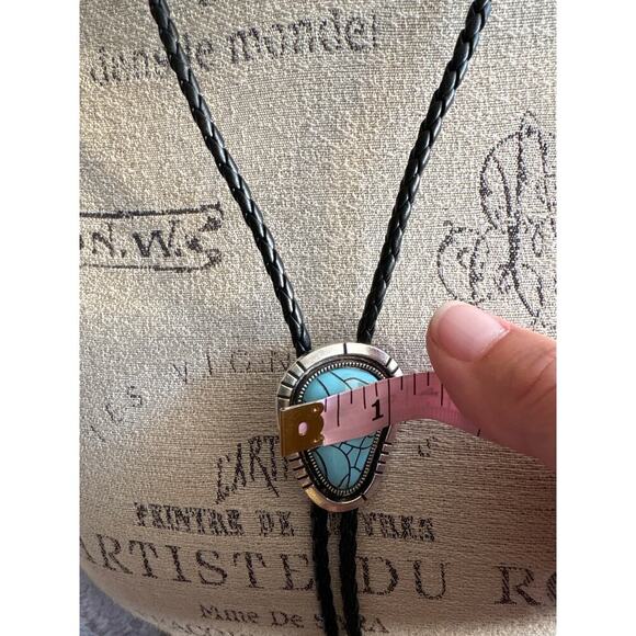Faux Turquoise Bolo Tie – Western Cowboycore Blue Howlite Statement - Picture 3 of 4